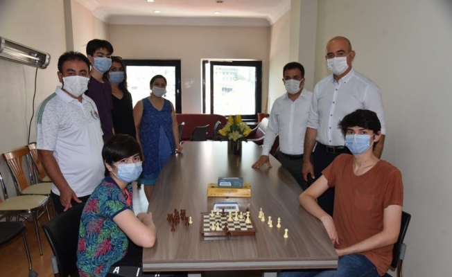 İzmit Beleyesi Online Satranç Turnuvası’nın kazananları belli oldu