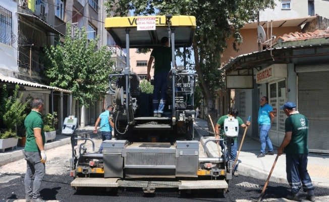 Konak’ın sokaklarına 7 ayda 3 bin 800 ton asfalt