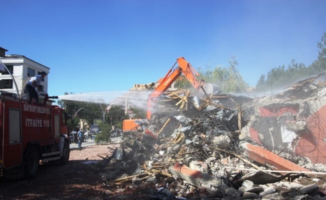 Şehit Nusret Parkı hizmet binası yıkıldı