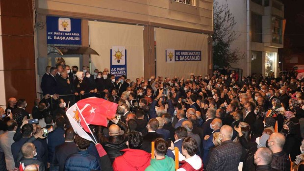 Cumhurbaşkanı Erdoğan, coşkulu kalabalığa böyle seslendi